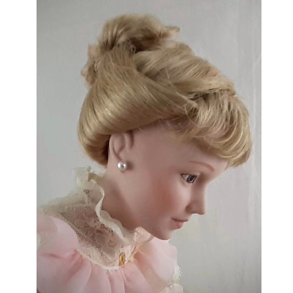 DANBURY MINT "Mother's Loving Touch" Mother & Daughter Porcelain Dolls Set - NIB - Picture 5 of 15